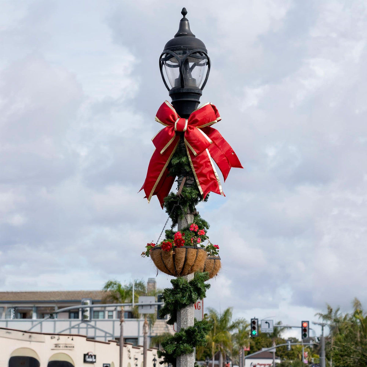 Bow Accent Kits for Light Poles