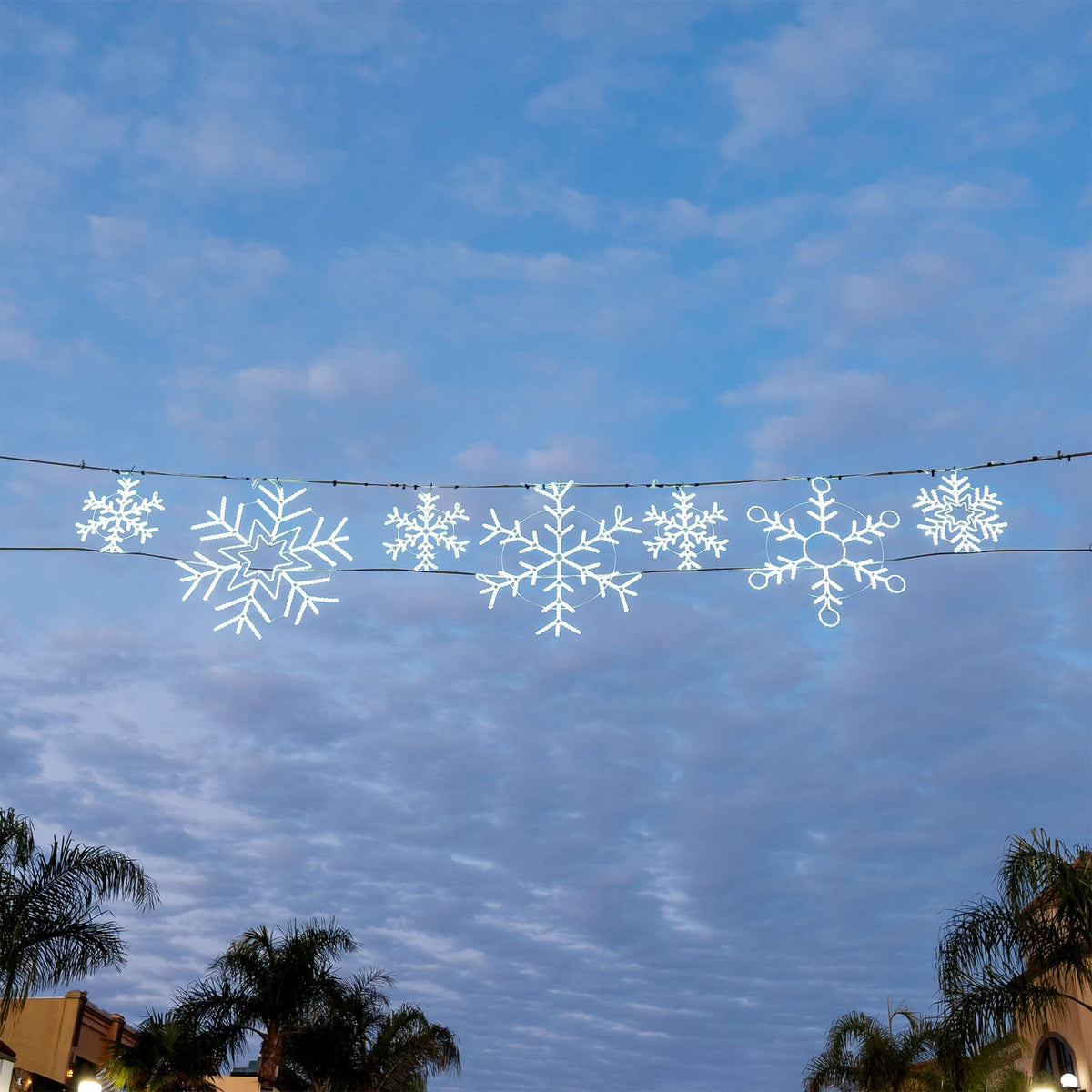 Dekra-Lite Majestic Snowflake LED Ropelight Pole Mount Display