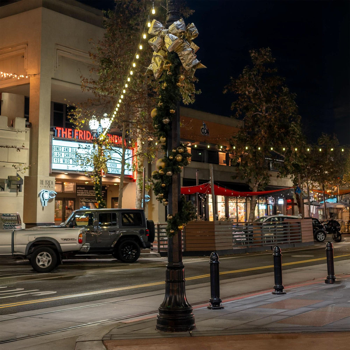 Bow Accent Kits for Light Poles