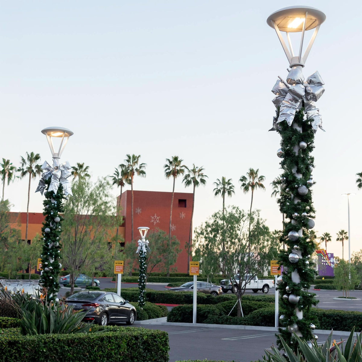 Bow Accent Kits for Light Poles