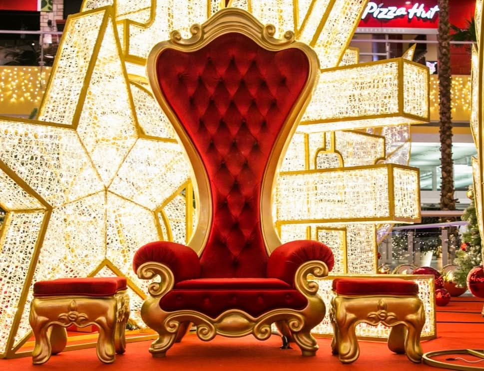 Dekra-Lite Red & Gold Lutak Throne Display